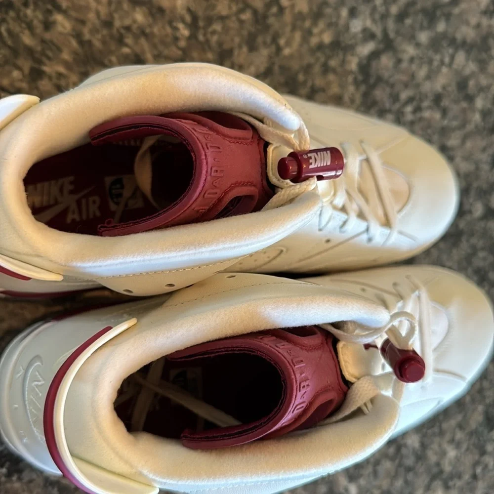 Air Jordan 6 Retro 2015 White and Maroon Sneakers 10.5 like new